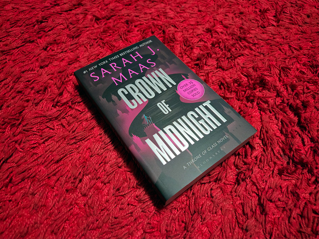 Crown Of Midnight | Rizal Farok